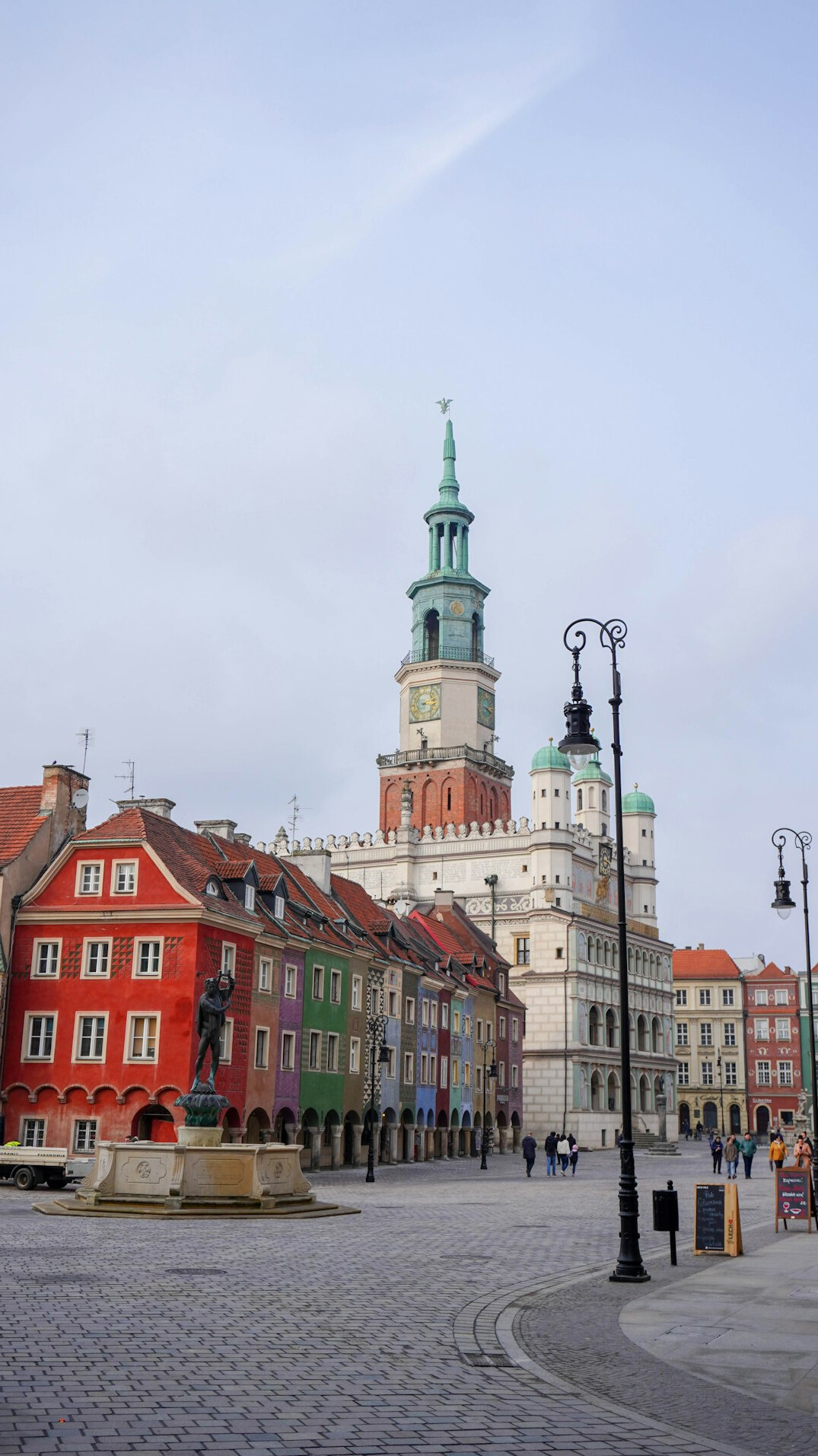 Poznan Old Market Square with colorful Renaissance townhouses and the Town Hall