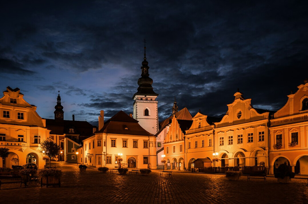 krakow old town night